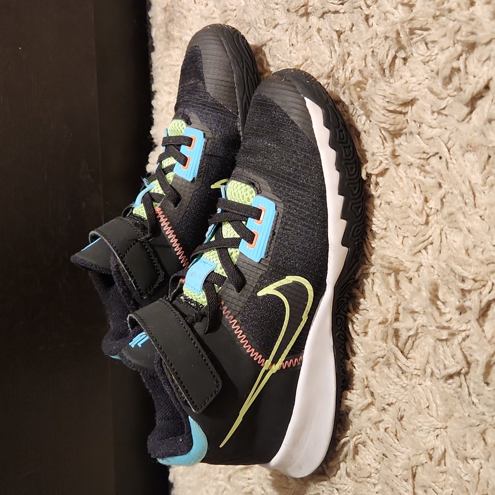 Nike Kyrie Flytrap 4
